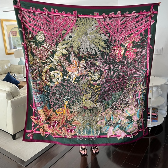 Unicorn Silk Colorful Floral Large Scarf Wrap 52 x 52 Spain - Picture 8 of 9